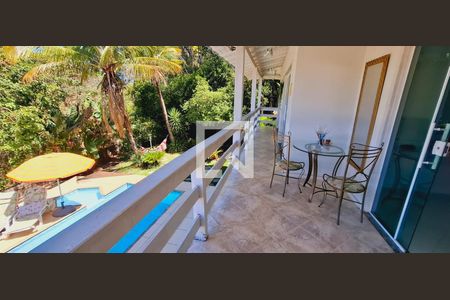 Casa à venda com 300m², 6 quartos e 2 vagas Casa à venda com 300m², 6 quartos e 2 vagasVaranda