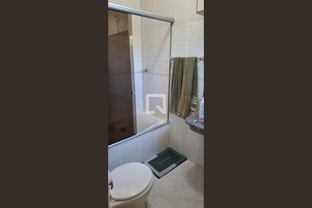 Casa à venda com 300m², 6 quartos e 2 vagas Casa à venda com 300m², 6 quartos e 2 vagasBanheiro 1