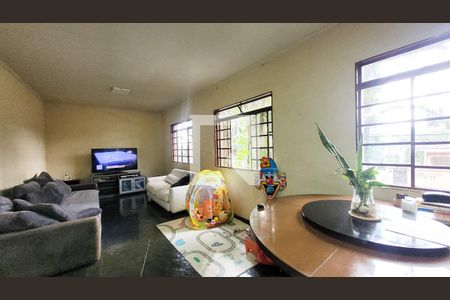 Sala de casa para alugar com 5 quartos, 380m² em Nova Sousas (sousas), Campinas
