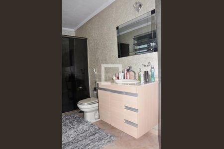 Casa à venda com 240m², 3 quartos e 1 vagaBanheiro Quarto 2