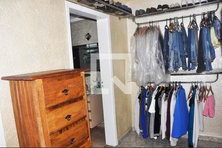 Casa à venda com 240m², 3 quartos e 1 vagaCloset 