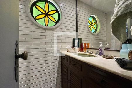 Apartamento à venda com 122m², 3 quartos e 1 vaga Apartamento à venda com 122m², 3 quartos e 1 vagaBanheiro