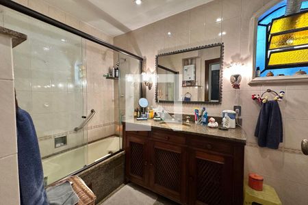 Apartamento à venda com 122m², 3 quartos e 1 vaga Apartamento à venda com 122m², 3 quartos e 1 vagaBanheiro 2