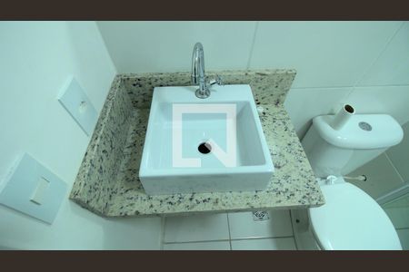 Banheiro de apartamento para alugar com 1 quarto, 28m² em Vila Ema, São Paulo