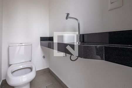 Casa de condomínio à venda com 275m², 3 quartos e 2 vagas Casa de condomínio à venda com 275m², 3 quartos e 2 vagasTerraço - Banheiro