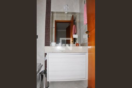 Casa à venda com 228m², 3 quartos e 5 vagasBanheiro da  Suíte 2