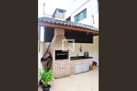 Casa à venda com 228m², 3 quartos e 5 vagasEscada