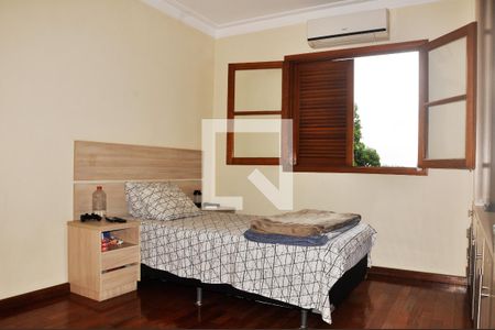 Casa à venda com 228m², 3 quartos e 5 vagasSuíte 3