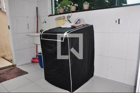 Casa à venda com 228m², 3 quartos e 5 vagas Área de Serviço