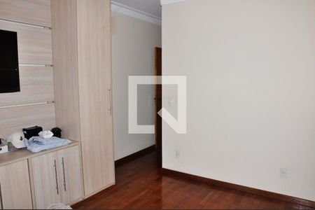 Casa à venda com 228m², 3 quartos e 5 vagasSuíte 3