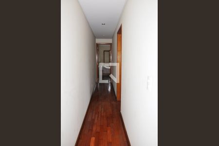 Casa à venda com 228m², 3 quartos e 5 vagasCorredor