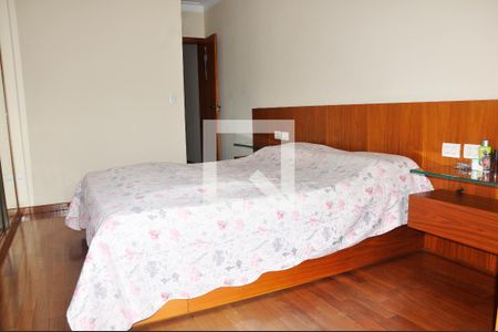 Casa à venda com 228m², 3 quartos e 5 vagasSuíte e Varanda