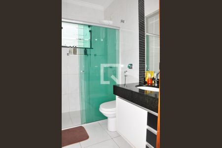 Casa à venda com 228m², 3 quartos e 5 vagasBanheiro da Suíte