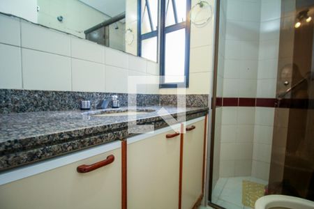 Apartamento à venda com 80m², 2 quartos e 2 vagasBanheiro suite 