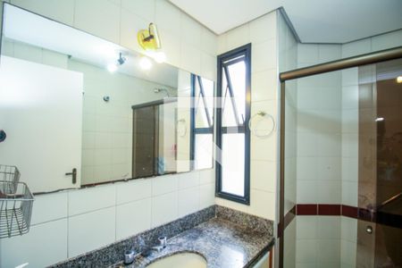 Apartamento à venda com 80m², 2 quartos e 2 vagasBanheiro suite 