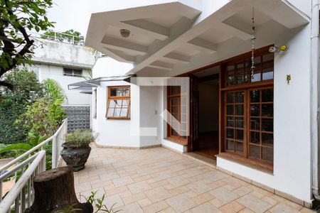 Casa de condomínio à venda com 350m², 4 quartos e 4 vagas Casa de condomínio à venda com 350m², 4 quartos e 4 vagasVaranda