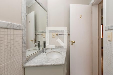 Casa de condomínio à venda com 350m², 4 quartos e 4 vagas Casa de condomínio à venda com 350m², 4 quartos e 4 vagasBanheiro da Suíte 2