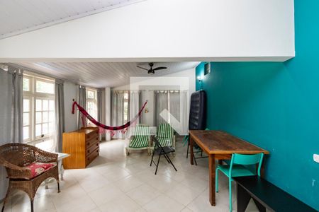 Casa de condomínio à venda com 350m², 4 quartos e 4 vagas Casa de condomínio à venda com 350m², 4 quartos e 4 vagasÁrea comum - Salão de festas