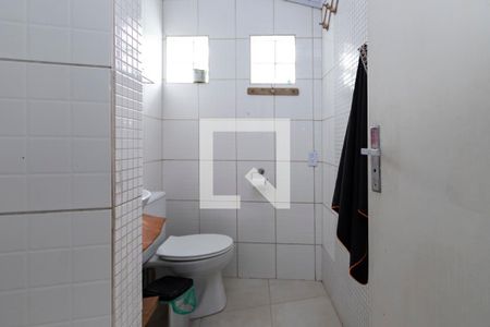 Casa de condomínio à venda com 350m², 4 quartos e 4 vagas Casa de condomínio à venda com 350m², 4 quartos e 4 vagasBanheiro do Salão