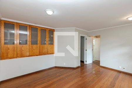 Casa de condomínio à venda com 350m², 4 quartos e 4 vagas Casa de condomínio à venda com 350m², 4 quartos e 4 vagasSuíte 1