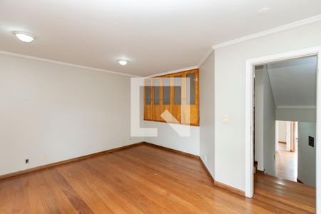 Casa de condomínio à venda com 350m², 4 quartos e 4 vagas Casa de condomínio à venda com 350m², 4 quartos e 4 vagasSuíte 1