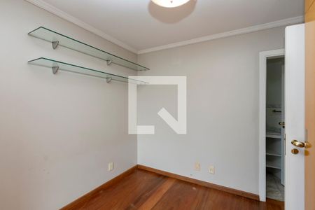 Casa de condomínio à venda com 350m², 4 quartos e 4 vagas Casa de condomínio à venda com 350m², 4 quartos e 4 vagasSuíte 2