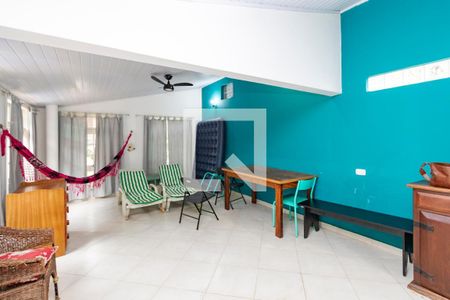 Casa de condomínio à venda com 350m², 4 quartos e 4 vagas Casa de condomínio à venda com 350m², 4 quartos e 4 vagasÁrea comum - Salão de festas