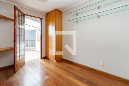 Casa de condomínio à venda com 350m², 4 quartos e 4 vagas Casa de condomínio à venda com 350m², 4 quartos e 4 vagasSuíte 2