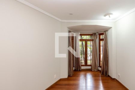 Casa de condomínio à venda com 350m², 4 quartos e 4 vagas Casa de condomínio à venda com 350m², 4 quartos e 4 vagasSuíte 4