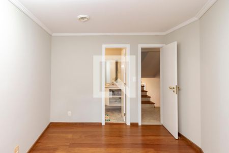 Casa de condomínio à venda com 350m², 4 quartos e 4 vagas Casa de condomínio à venda com 350m², 4 quartos e 4 vagasSuíte 4