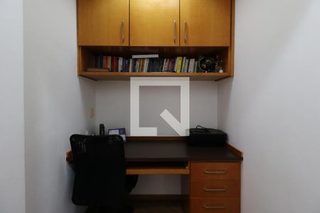 Apartamento à venda com 130m², 3 quartos e 2 vagasEscritório