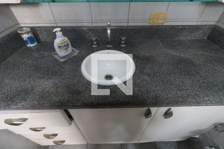 Apartamento à venda com 130m², 3 quartos e 2 vagasBanheiro da Suíte 2 - Pia