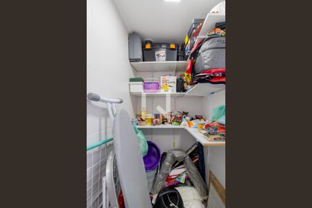 Apartamento à venda com 106m², 3 quartos e 2 vagas Apartamento à venda com 106m², 3 quartos e 2 vagasDespensa