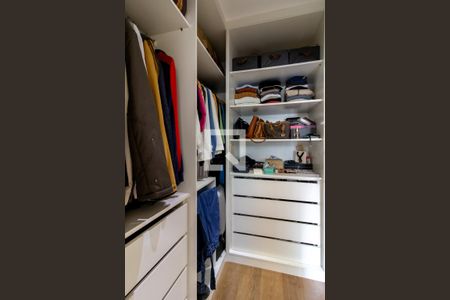 Apartamento à venda com 106m², 3 quartos e 2 vagas Apartamento à venda com 106m², 3 quartos e 2 vagasCloset da Suíte