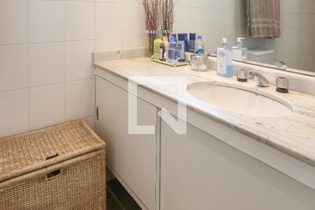 Apartamento à venda com 104m², 3 quartos e 2 vagasBanheiro da Suíte