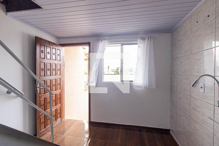Casa para alugar com 100m², 2 quartos e 1 vaga Casa para alugar com 100m², 2 quartos e 1 vagaCozinha e Área de Serviço
