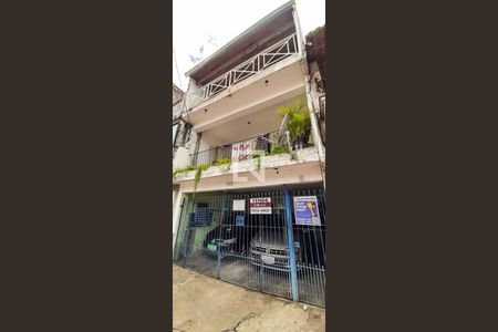 Casa à venda com 150m², 6 quartos e 2 vagas Casa à venda com 150m², 6 quartos e 2 vagasFachada da Casa