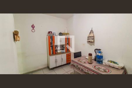 Casa à venda com 150m², 6 quartos e 2 vagas Casa à venda com 150m², 6 quartos e 2 vagasCozinha