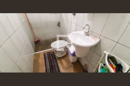 Casa à venda com 150m², 6 quartos e 2 vagas Casa à venda com 150m², 6 quartos e 2 vagasBanheiro