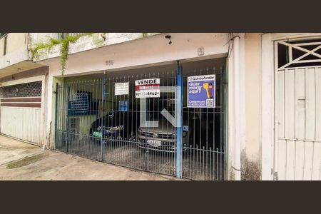 Casa à venda com 150m², 6 quartos e 2 vagas Casa à venda com 150m², 6 quartos e 2 vagasFachada da Casa