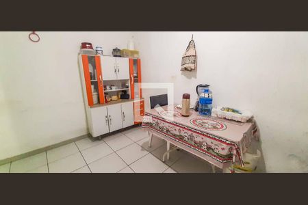 Casa à venda com 150m², 6 quartos e 2 vagas Casa à venda com 150m², 6 quartos e 2 vagasCozinha