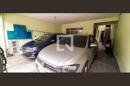 Casa à venda com 150m², 6 quartos e 2 vagas Casa à venda com 150m², 6 quartos e 2 vagasGaragem