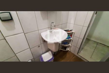 Casa à venda com 150m², 6 quartos e 2 vagas Casa à venda com 150m², 6 quartos e 2 vagasBanheiro