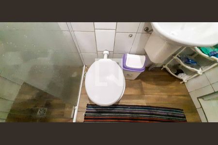 Casa à venda com 150m², 6 quartos e 2 vagas Casa à venda com 150m², 6 quartos e 2 vagasBanheiro