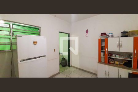 Casa à venda com 150m², 6 quartos e 2 vagas Casa à venda com 150m², 6 quartos e 2 vagasCozinha