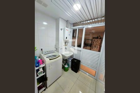 Apartamento à venda com 69m², 2 quartos e 2 vagasÁrea de Serviço