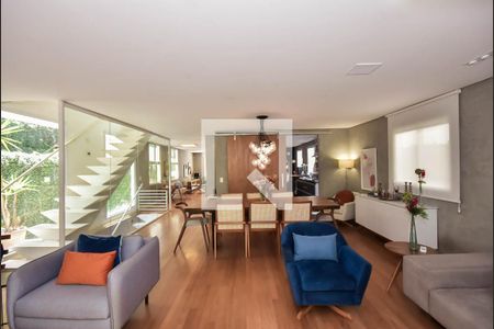 Sala de casa à venda com 3 quartos, 338m² em Vila Sonia, São Paulo