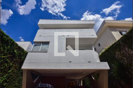 Casa à venda com 338m², 3 quartos e 5 vagasFachada