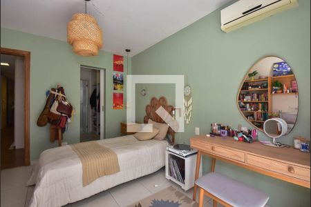Casa à venda com 338m², 3 quartos e 5 vagasSuíte 2