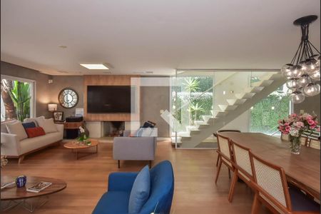 Sala de casa à venda com 3 quartos, 338m² em Vila Sonia, São Paulo